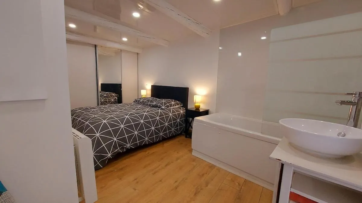 Homestay Chez Elle Apartment Oraison France
