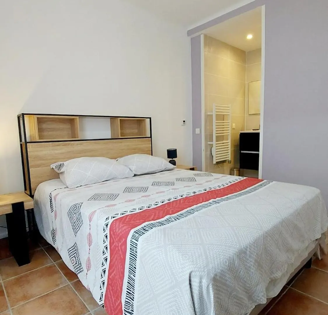 Chez Elle Apartment Oraison 0*,  France